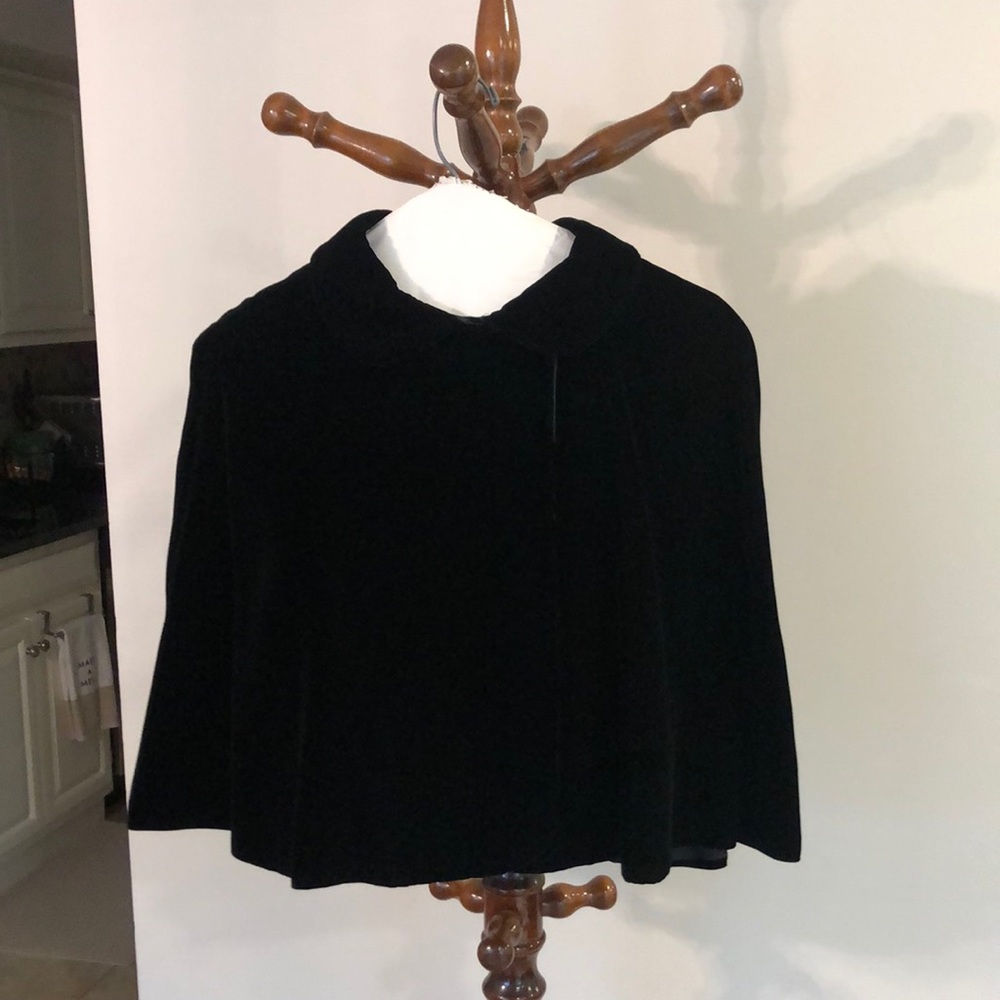 Black Valour Cape/Poncho!